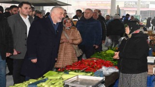Ispartada yoğun kar sebebiyle çöken kapalı pazar yeniden inşa edildi