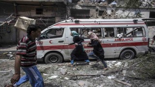 İsrail, Gazze Şeridinde ambulansı hedef aldı: 4 ölü