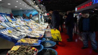 İstanbulda beklenen kar yağışıyla birlikte balık fiyatlarının düşmesi bekleniyor