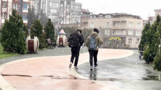 İstanbulda kar yağışı etkili olmaya devam ediyor
