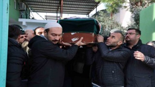 İzmirde 12 yaşında bıçakla öldürülen Behiye son yolculuğuna uğurlandı