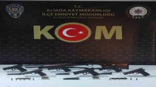 İzmirde silah tacirinin evine polis baskını
