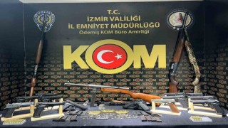 İzmirde silah tacirlerine baskın: 5 gözaltı