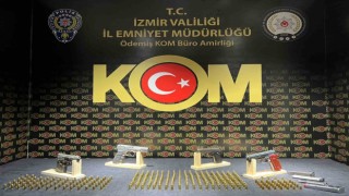 İzmirde silah tacirlerine şok baskın: 3 gözaltı