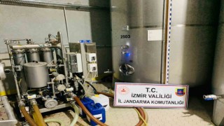 İzmirde yaklaşık 6 bin litre kaçak etil alkol ele geçirildi