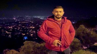 İzmirdeki kazada Tofaş marka otomobil ikiye bölündü: 2 ölü, 3 ağır yaralı