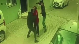 İzmirdeki silahlı düelloda kalkan olarak kullanılan kadın ekmek almaya gidiyormuş