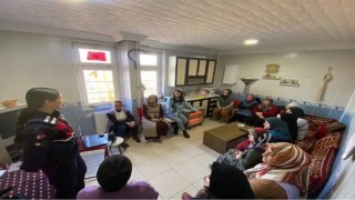 Jandarma, Kavaklı kadınların yanında