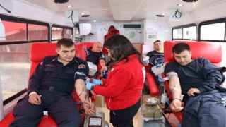 Jandarma personelinden, kan bağışı kampanyasına destek