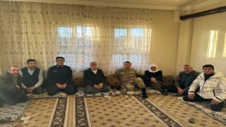 Jandarma, şehit ailelerini yalnız bırakmıyor