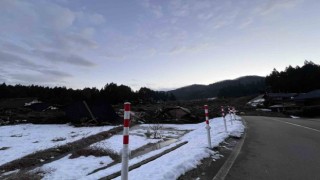 Japonyadaki 7.6lık deprem sonrası meydana gelen toprak kayması görüntülendi