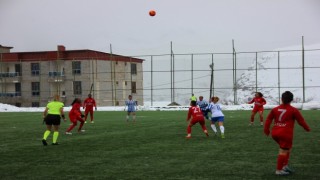 Kadınlar Süper Ligi: Hakkarigücü Spor: 4 - Adana İdman Yurdu: 0