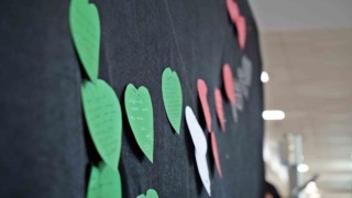 Kalplerindeki dualarla Filistin bayrağı yaptılar