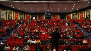 Kariyer Günlerinde akademisyenler öğrencilerle buluştu
