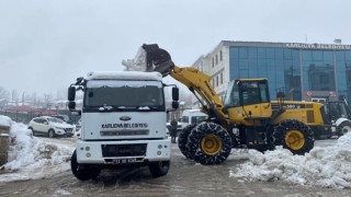 Karlıovada iki hafta içinde 500 kamyona yakın kar ilçe dışına atıldı