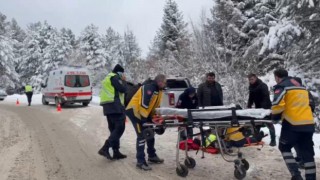 Kartalkaya yolunda kaza tutanağı tuttukları esnada cip çarptı: 2 yaralı