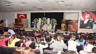 Kartepeli çocuklara yarıyıl eğlencesi