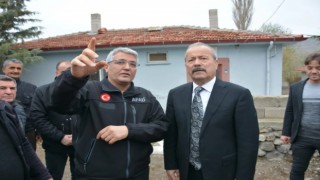 Kaya düşme riski bulunan köy için çözüm arayışı sürüyor