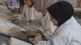 Kaybolmaya yüz tutan taş oymacılığı mesleğinde yeni ustalar yetişiyor