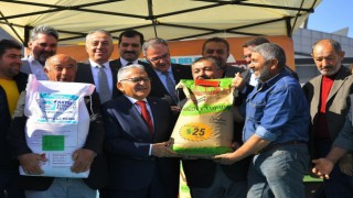 Kayseri Büyükşehirden 2023 yılında tarımsal üretime 412 ton tohum desteği