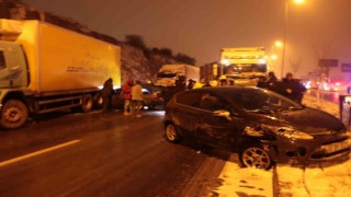 Kayseride 8 araçlı zincirleme trafik kazası: 1i ağır 5 yaralı