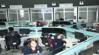 Kedisi mama yemeyen 112yi arıyor