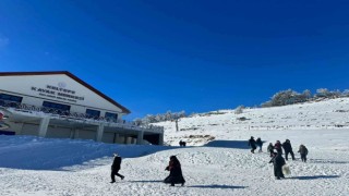 Keltepe Kayak Merkezi yılın ilk ziyaretçilerini ağırladı