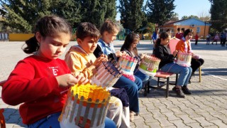 Kendi elleriyle hazırladıkları atkı ve berelerle sma hastalarına umut oldular