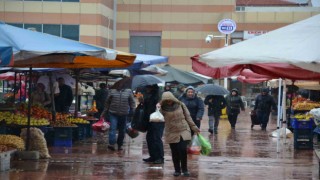 Keşanda yağmur ve rüzgar hayatı olumsuz etkiledi