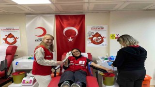 Kızılay Kadın Gönüllülerinden ‘Candan Bağlıyız kampanyasına destek