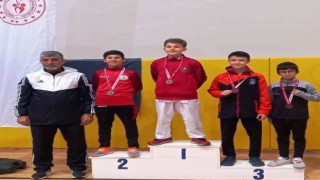Kocaeli Yıldızlar Karate Şampiyonasında Körfez fırtınası