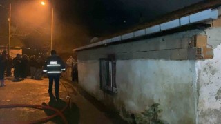Kömürlükte çıkan yangın mahalleliyi sokağa döktü