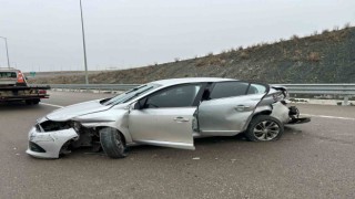 Konyada bariyere çarpan otomobilin sürücüsü ağır yaralandı