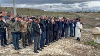 Köy merkezinde vücudunun parçaları bulunan Nazmi Önalın cenazesi toprağa verildi