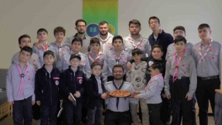 Küçük izciler pizza yapmayı öğrendi