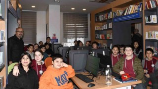 Kuşadalı çocuklar bilgiye ulaşıyor