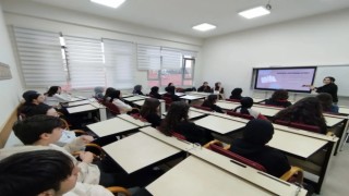 Kütahya Necip Fazıl Kısakürek Anadolu Lisesinde Kitaplarla Tanışma Günleri isimli proje