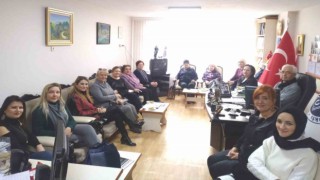 Kütahya Sosyal Yardım ve Kültür Vakfı 100 çocuğu sevindirdi