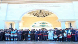 Kuzey Kıbrısa 6 minareli muhteşem camii