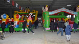Lapsekide ara tatil çocuk şenliği başladı