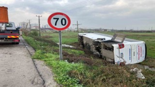 Lapsekide İçdaş işçilerini taşıyan otobüs kaza yaptı: 5 yaralı