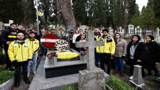 Lefter Küçükandonyadis kabri başında anıldı