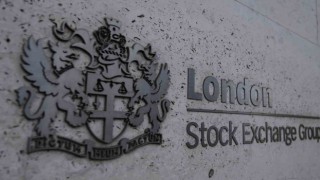 Londra Borsasının yarın işleme açılmasını engelleme planı yaptıkları şüphesiyle 6 kişi gözaltına alındı