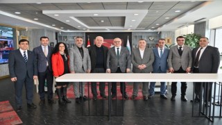 Manisa Büyükşehir Belediyesi çalışanlarının yüzünü güldürdü