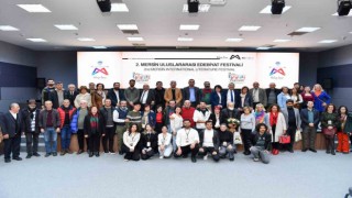 Mersinde edebiyat rüzgarı esti