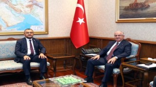 Milli Savunma Bakanı Güler, Ukraynanın Ankara Büyükelçisi Bodnarı kabul etti