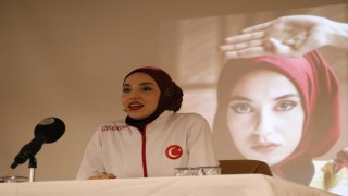 Milli Tekvandocu Kübra Dağlı, KBÜde öğrencilerle buluştu