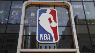 Milwaukee Bucks, Sacramento Kingsi Lillardın son saniye üçlüğüyle yendi