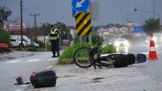 Motosiklet ile otomobil çarpıştı, kaza anı güvenlik kameralarına yansıdı: 1 yaralı