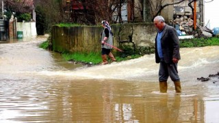 Muğlada bazı cadde ve sokaklar yağmur sonrası sular altında kaldı